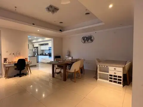 Casa 5 ambientes con 4 baños