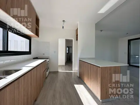 Casa 4 ambientes con 3 baños