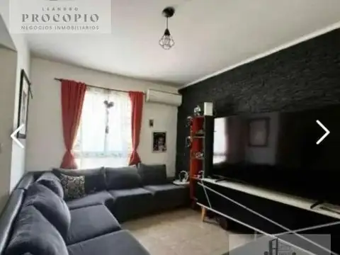 Depto Tipo Casa en Venta 8 años