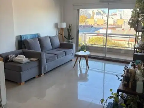 Venta. 3 ambientes. Con balcon. Barracas