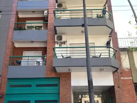 Departamento 2 Amb al frente con balcon