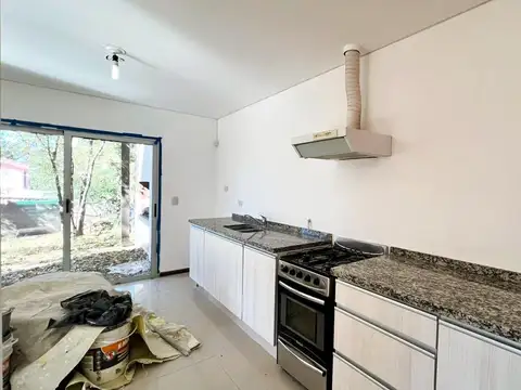 Casa 4 ambientes con 2 baños
