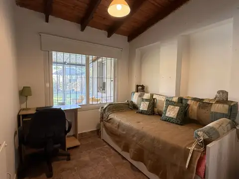 Casa QUINTA Multifamiliar-Casa 4 Amb + Casa  2 Amb