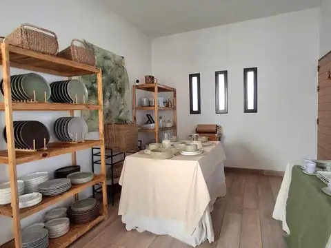 Casa 8 ambientes con 5 baños