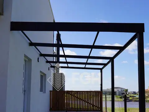 Casa 4 ambientes con 3 baños