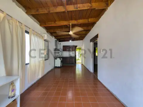 CASA EN VENTA 2 DORMITORIOS CON PATIO EN CITY BELL APTA BANCO