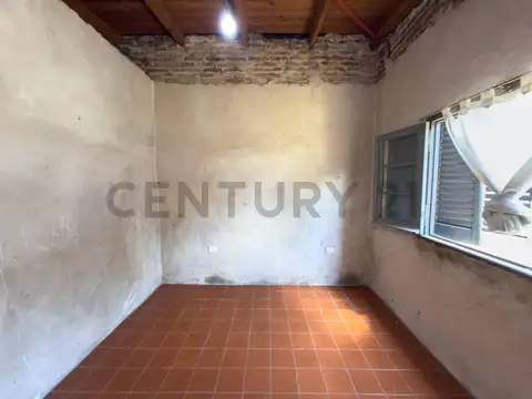CASA EN VENTA 2 DORMITORIOS CON PATIO EN CITY BELL APTA BANCO