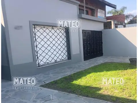 Casa en Alquiler con 1 cochera