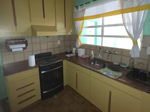 Depto Tipo Casa en Alquiler en Banfield, $ 800.000