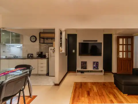Departamento dos ambientes con patio