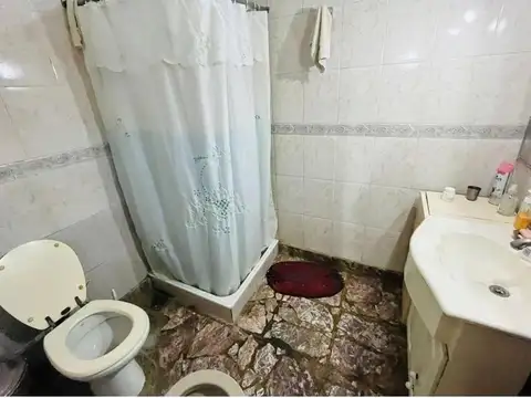 Casa - VENTA  Los Polvorines -  3 AMB Y LOCAL AL FRENTE