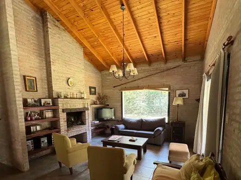 LA ARAUCARIA (SDOR. MARIA) - LOBOS