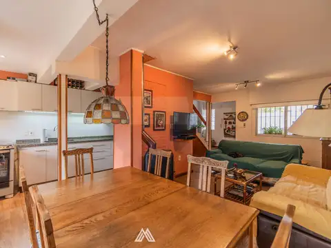 Casa en Alquiler con 1 cochera