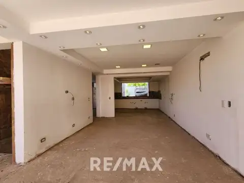 CASA A TERMINAR EN VENTA | 4 DORM | B° CAPELLAN
