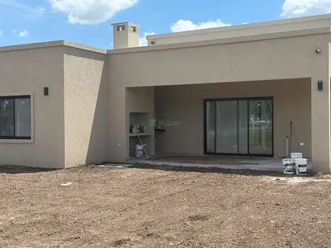 Casa  en Venta en Santa Elisa, Pilar del Este, Pilar