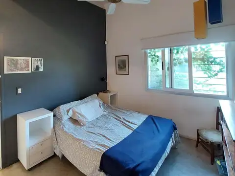 Casa en Alquiler con 2 cocheras