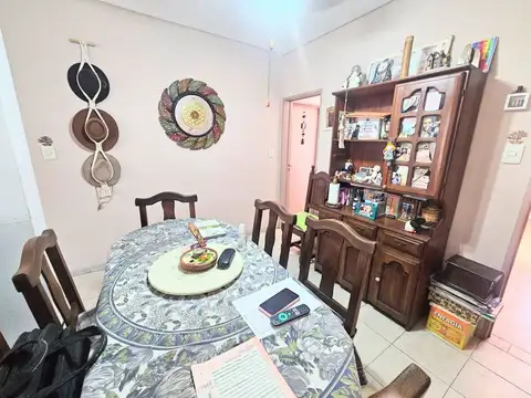 Casa 5 ambientes con 2 baños