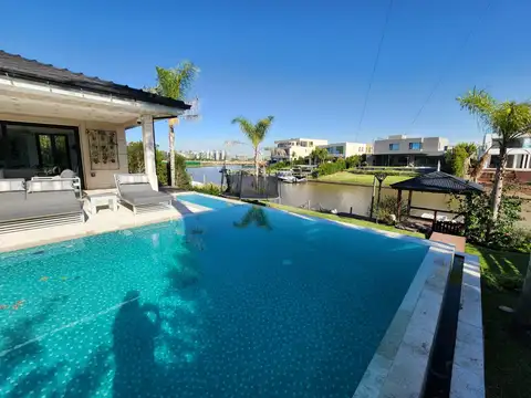 Casa en  Barrio cerrado El Yacht al rio, 7 ambientes, Nordelta, Tigre.