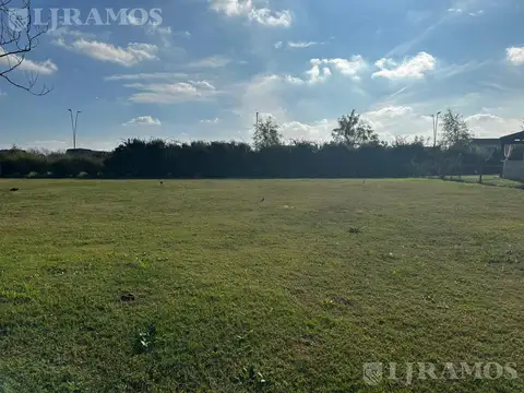 Terreno en venta en Puertos Acacias Troncal con vistas a la laguna PG