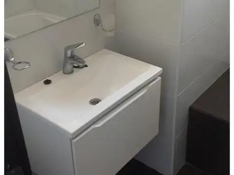 Pasco 1800, Piso 1