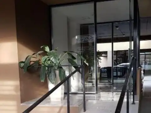 Zapiola  e/ Lavalle y Maipu