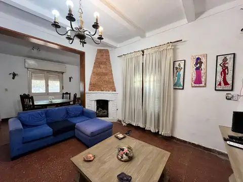 Casa quinta de 4 ambientes en venta en LA REJA