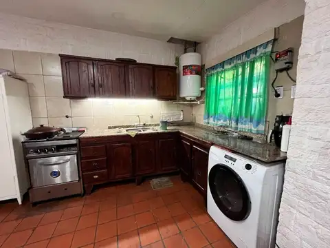 Casa quinta de 4 ambientes en venta en LA REJA