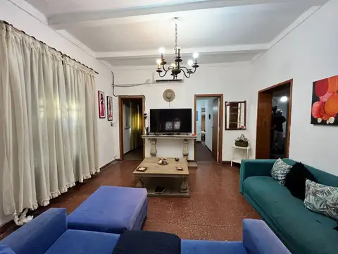 Casa quinta de 4 ambientes en venta en LA REJA