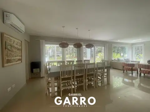 Hermosa Casa en venta - Costa Esmeralda Barrio Privado.