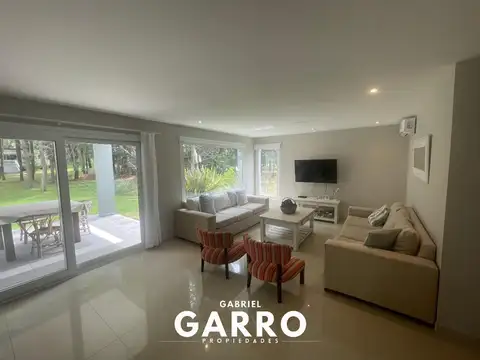 Casa 5 ambientes con 5 baños