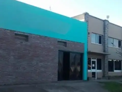 Depósito en Marcos Paz Centro  Belgrano 800