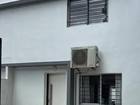 Depto Tipo Casa en Alquiler de 2 ambientes