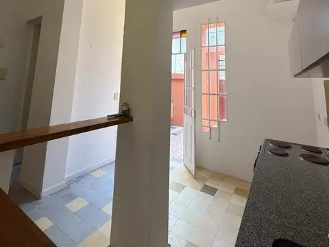 Depto Tipo Casa 2 ambientes con 1 baño
