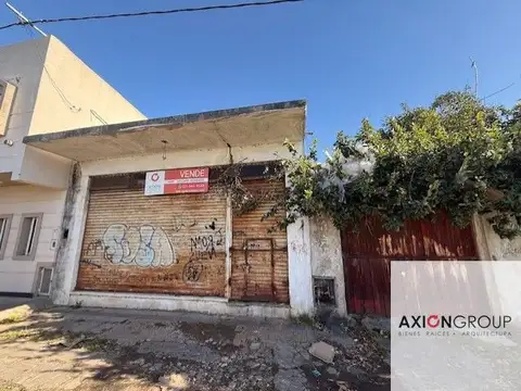 Calle  5 e 164 y 165 n 4216 100