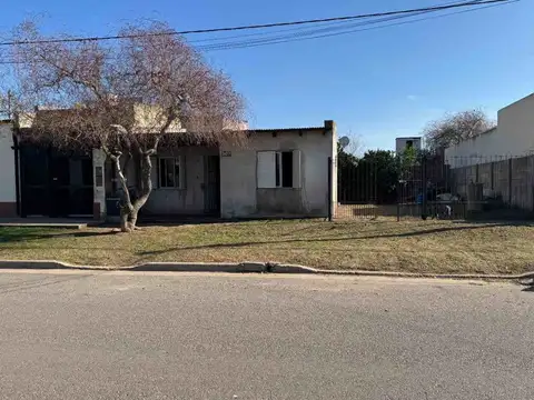 CASA EN VENTA EN COLON CON PATIO