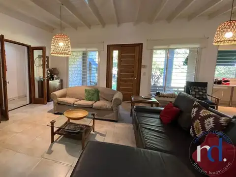 Casa en Venta con 1 cochera