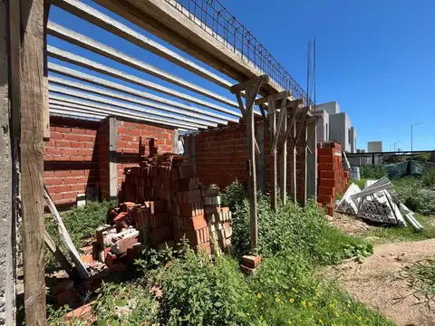 Casa 8 ambientes con 1 baño