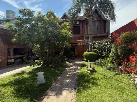 VENTA CASA 3 DORMITORIOS PARQUE MERLO
