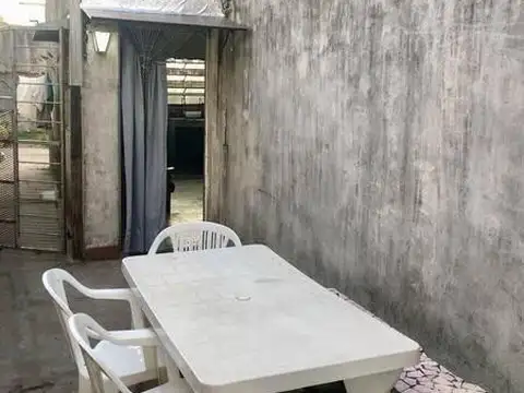 Casa 3 ambientes con 1 baño
