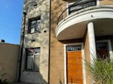 Gobernador Udaondo 700