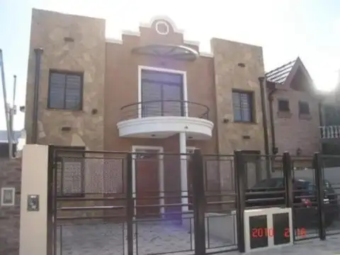 Gobernador Udaondo 729