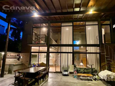 Casa 8 ambientes con 5 baños