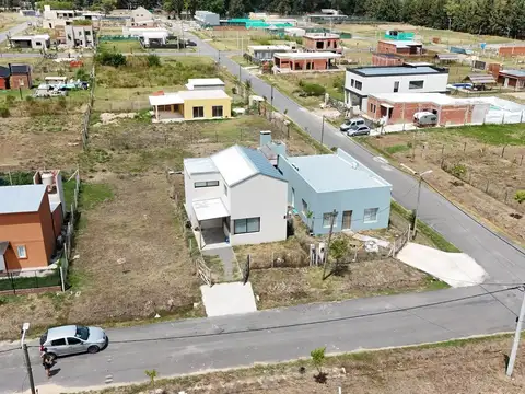 Barrio Cardales Chico. Casa en lote 505