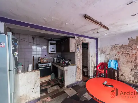 VENTA CASA CON COCHERA A DEMOLER/ LOTE, SAYOS 5400, VILLA LUGANO