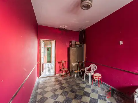 VENTA CASA CON COCHERA A REFACCIONAR/ LOTE, SAYOS 5400, VILLA LUGANO