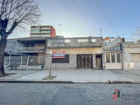 VENTA CASA CON COCHERA A DEMOLER/ LOTE, SAYOS 5400, VILLA LUGANO