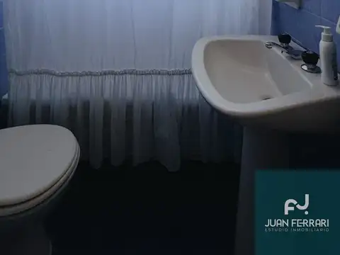 Casa 6 ambientes con 1 baño