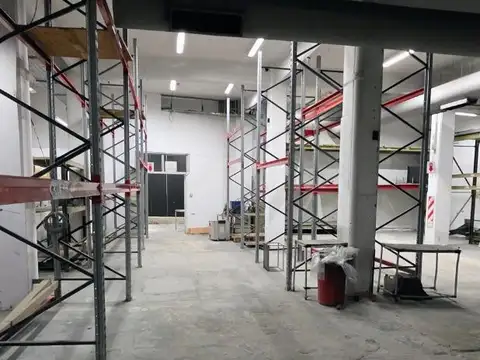 DEPOSITO COMERCIAL CON OFICINAS