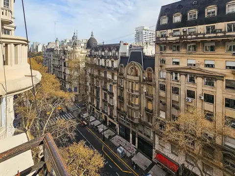 Avenida De Mayo 1300