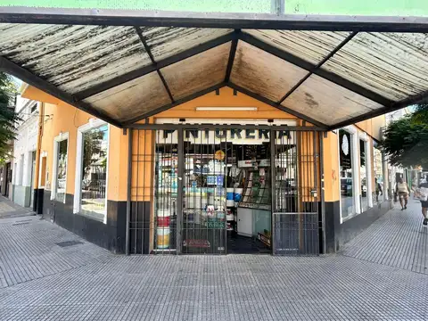 Local en VENTA en plena zona comercial de Santos Lugares